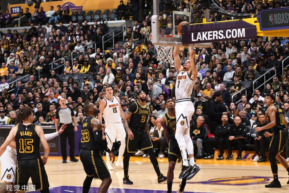 都隐藏着大 都隐藏着大